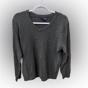 Women’s Gray V-neck sweater (1X)
